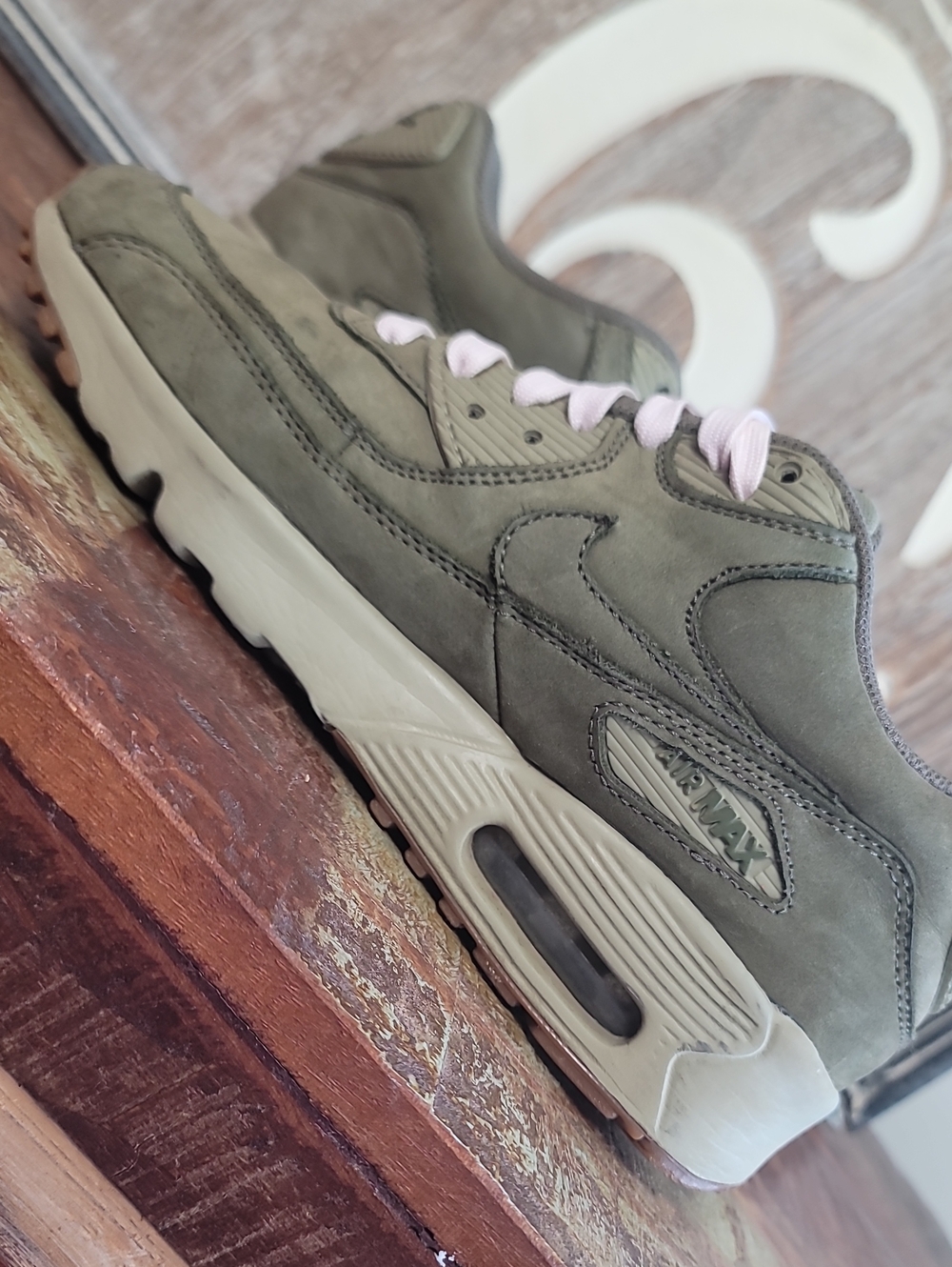 Nike Air Max 90 Winter Premium "Medium Olive/Pink" Wmns 6.5, Good Condition - Picture 14 of 16